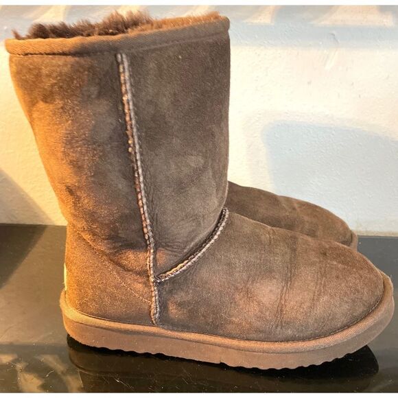 UGG Australia Women's Classic Short II Sheepskin Boots Chocolate Brown SZ 7 - Picture 6 of 11
